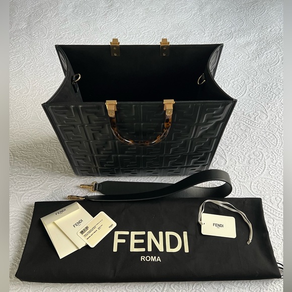 NWT - Authentic - FENDI Sunshine Medium black leather shopper - Picture 12 of 14